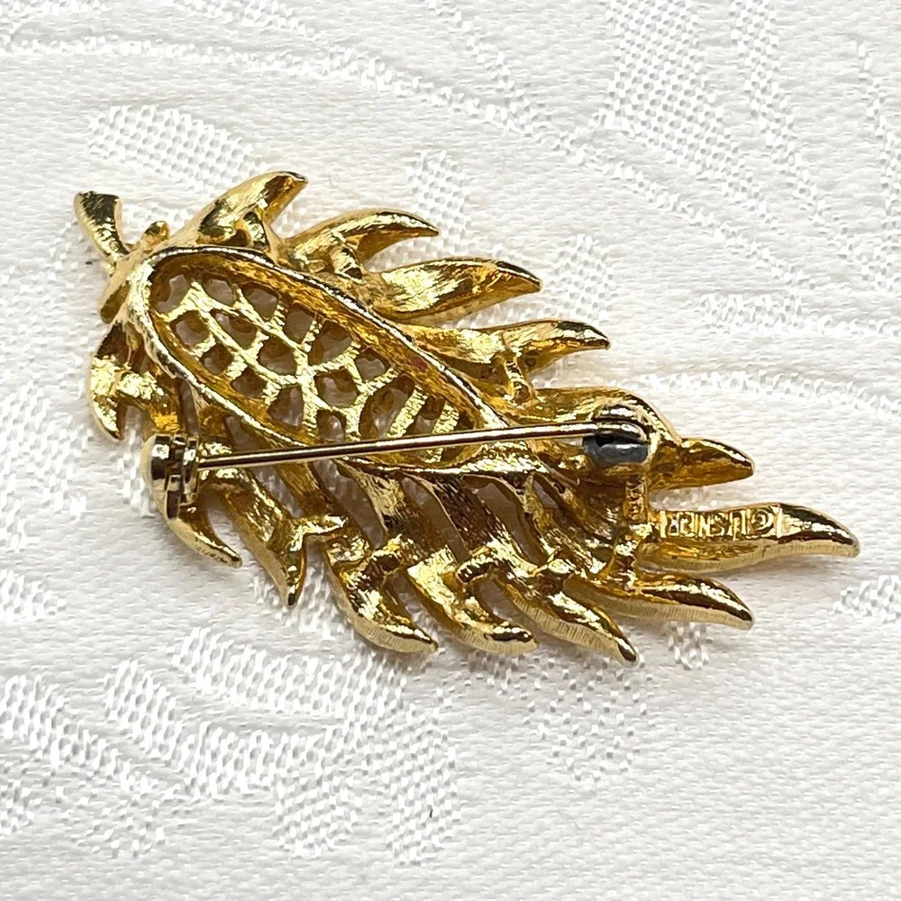 Vintage‎ LISNER Gold Tone Textured Leaf Feather Pin Brooch